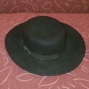 VNTG Betmar Black Bowtie Wool Hat